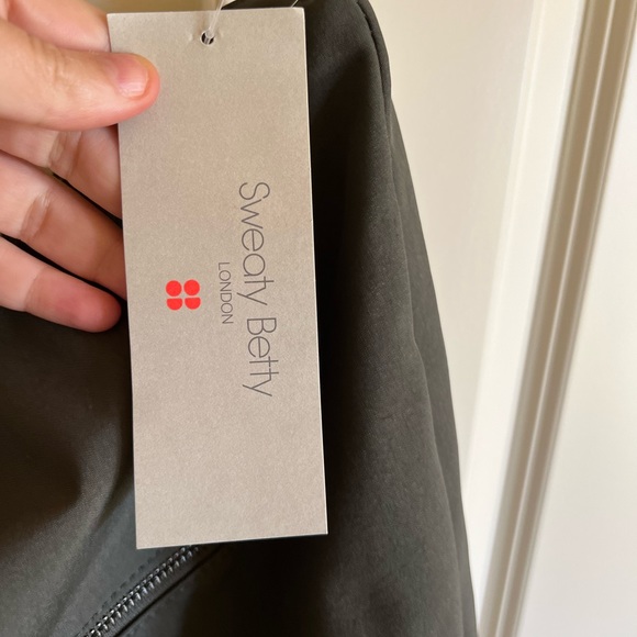 Sweaty Betty Crossbody bag, large. Olive, NWT - Picture 4 of 12